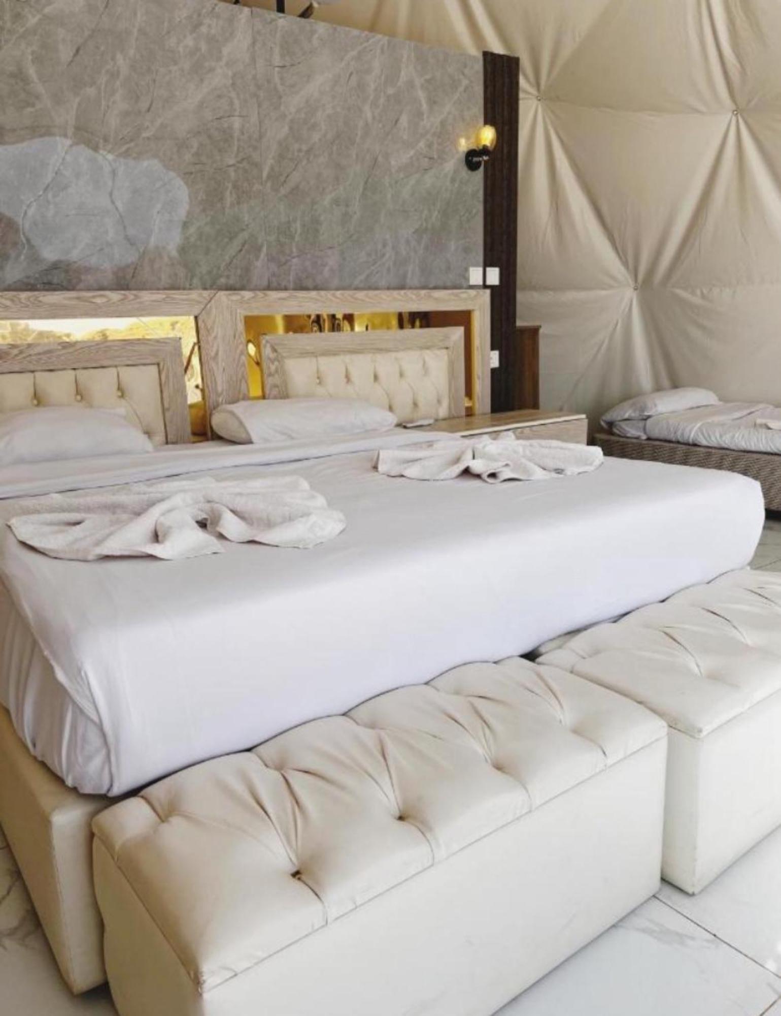 Julia Rum Luxury Camp วาดิรัม ภายนอก รูปภาพ